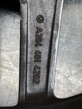 Load image into Gallery viewer, WHEEL RIM C230 C250 C300 C350 C63 08-15 18x8-1/2 - NW668375
