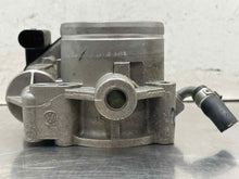 Load image into Gallery viewer, THROTTLE BODY Vw Beetle Jetta Rabbit 05 - 07 - NW668605
