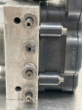 Load image into Gallery viewer, ABS Pump  CT6 2017 - NW668496
