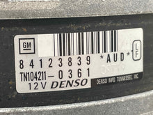 Load image into Gallery viewer, Alternator  CT6 2017 - NW668383
