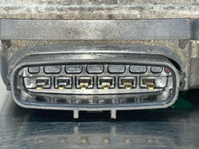 Load image into Gallery viewer, THROTTLE BODY Toyota Highlander Camry Scion TC Rav 4 Sienna Venza 2009 09 10 11 - NW668825
