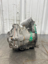 Load image into Gallery viewer, TRANSFER CASE Toyota Rav4 06 07 08 09 10 11 12 - NW669436

