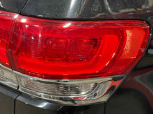 Load image into Gallery viewer, OUTER TAIL LIGHT LAMP Jeep Grand Cherokee 15 16 17 18 19 20 Right - NW670028
