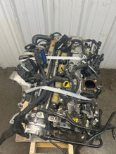 Load image into Gallery viewer, Engine Motor  CASCADA 2017 - NW670081
