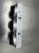 Load image into Gallery viewer, AC HEATER TEMP CONTROL Nissan 350Z 2004 04 - NW671348
