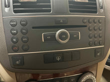 Load image into Gallery viewer, RADIO Mercedes-Benz C250 C300 C350 C63 2011 11 - NW671805
