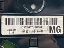 Load image into Gallery viewer, SPEEDOMETER CLUSTER Ford Mustang 2005 05 - NW672638
