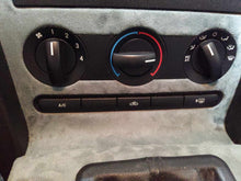 Load image into Gallery viewer, TEMPERATURE CONTROLS Ford Mustang 05 06 07 08 09 - NW672716
