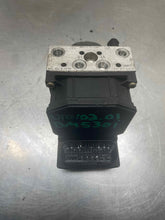 Load image into Gallery viewer, ABS PUMP BMW 525i 750i M5 Z8 1999 99 00 01 02 03 - NW672559
