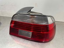 Load image into Gallery viewer, TAIL LIGHT LAMP ASSEMBLY BMW 525i 530i 540i M5 00 01 02 03 Right - NW672537
