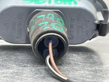 Load image into Gallery viewer, [INVENTORYCAR_YEAR_MAKE_MODEL] SIDE MARKER LAMP LIGHT Fender Mounted - NW673225
