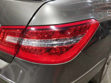 Load image into Gallery viewer, OUTER TAIL LIGHT LAMP E300 E350 E400 E550 E63 10 11 12 13 Right - NW673845
