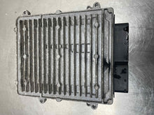 Load image into Gallery viewer, ECU ECM COMPUTER C250 C300 C350 C63 E300 E350 E400 E550 E63 12-13 - NW673897
