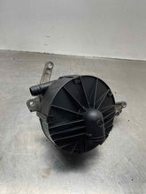 Load image into Gallery viewer, AIR INJECTION PUMP SMOG Mercedes CLK550 E350 SL550 S450 S550 06 07 08 09 10 11 - NW674022
