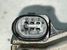 Load image into Gallery viewer, THROTTLE BODY Beetle Jetta Golf 99 00 01 02 03 04 05 06 - NW674783
