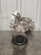 Load image into Gallery viewer, TRANSFER CASE RX350 RX350L Highlander Sienna Venza 2010-2019 - NW675977
