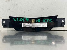 Load image into Gallery viewer, Temperature Controls Cadillac XT5 2018 - NW676376
