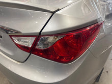 Load image into Gallery viewer, OUTER TAIL LIGHT LAMP Hyundai Sonata 11 12 13 14 Right - NW676873

