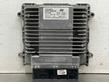 Load image into Gallery viewer, ECU ECM COMPUTER Sonata 2011 11 2012 12 2013 13 2014 14 - NW677063
