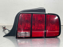 Load image into Gallery viewer, TAIL LIGHT LAMP ASSEMBLY Ford Mustang 05 06 07 08 09 Right - NW677887
