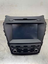 Load image into Gallery viewer, Radio Hyundai Santa Fe 2017 - NW677634
