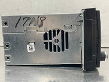 Load image into Gallery viewer, Radio  CHALLENGER 2009 - NW679857
