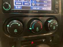 Load image into Gallery viewer, Temperature Controls  CHALLENGER 2009 - NW680072
