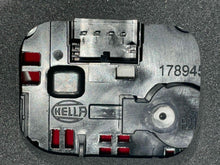 Load image into Gallery viewer, OUTER TAIL LIGHT LAMP Volkswagen Tiguan 12 13 14 15 16 17 Right - NW680355
