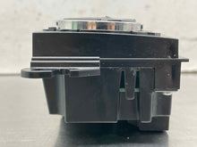 Load image into Gallery viewer, FRONT TEMPERATURE CONTROLS GMC Acadia 07 08 09 10 11 12 - NW681129
