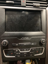 Load image into Gallery viewer, Info-Gps Screen Ford Fusion 2019 - NW681592
