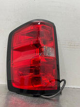 Load image into Gallery viewer, [INVENTORYCAR_YEAR_MAKE_MODEL] TAIL LIGHT LAMP ASSEMBLY Left - NW682098
