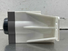 Load image into Gallery viewer, REAR TEMPERATURE CONTROLS Honda Pilot 03 04 05 06 07 08 - NW682654
