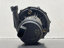 Load image into Gallery viewer, AIR INJECTION PUMP SMOG Audi A6 TT S6 A4 Allroad Passat 1997 97 1998 98 99 - 03 - NW683517
