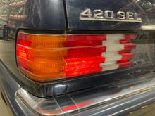 Load image into Gallery viewer, TAIL LIGHT LAMP ASSEMBLY 300cd 300ce 300d 300e 300sd 300sdl 81-91 Left - NW683993
