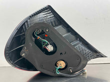 Load image into Gallery viewer, TAIL LIGHT LAMP ASSEMBLY Camry 2002 02 2003 03 2004 04 Right - NW685129
