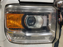 Load image into Gallery viewer, [INVENTORYCAR_YEAR_MAKE_MODEL] HEADLIGHT LAMP ASSEMBLY Right - NW686561
