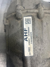 Load image into Gallery viewer, Transfer Case  SIERRA 2500 PICKUP 2016 - NW686374

