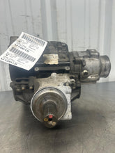 Load image into Gallery viewer, Transfer Case Jeep Cherokee 2015 - NW686593
