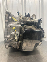 Load image into Gallery viewer, AUTOMATIC TRANSMISSION C30 Pickup C70 S40 V40 V50 V70 XC70 04-13 FWD - NW687181
