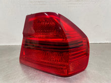 Load image into Gallery viewer, OUTER TAIL LIGHT LAMP 323i 325ci 325i 328i 330ci 330i 06-08 Right - NW687394
