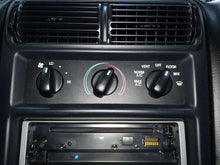 Load image into Gallery viewer, Temperature Controls Ford Mustang 1995 - NW689837
