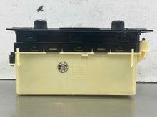 Load image into Gallery viewer, Temperature Controls Toyota 4 Runner 2002 - NW689839
