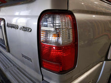 Load image into Gallery viewer, TAIL LIGHT LAMP ASSEMBLY Toyota 4 Runner 2001 01 2002 02 Right - NW689672
