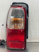 Load image into Gallery viewer, TAIL LIGHT LAMP ASSEMBLY Toyota 4 Runner 2001 01 2002 02 Left - NW689673
