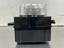 Load image into Gallery viewer, TEMPERATURE CONTROLS Subaru Forester 2007 07 2008 08 - NW689568
