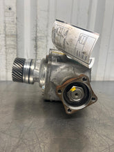 Load image into Gallery viewer, TRANSFER CASE Honda CR-V 2012 12 2013 13 2014 14 - NW689665
