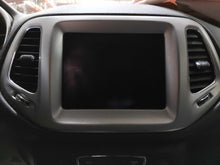 Load image into Gallery viewer, Radio Jeep Compass 2019 - NW690378
