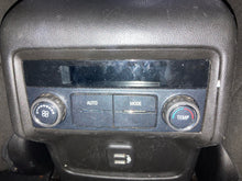 Load image into Gallery viewer, Temperature Controls GMC Acadia 2018 - NW689337
