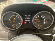 Load image into Gallery viewer, Speedometer Cluster  GRAND CHEROKEE 2011 - NW689660
