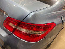 Load image into Gallery viewer, OUTER TAIL LIGHT LAMP E300 E350 E400 E550 E63 10 11 12 13 Right - NW693289
